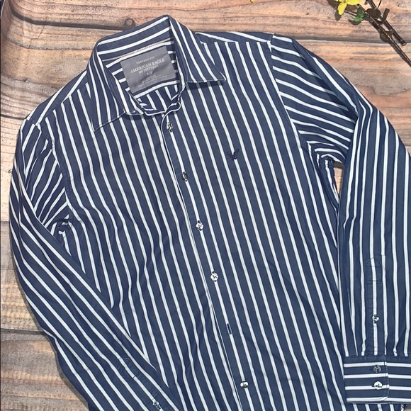 American Eagle Men’s Small - Picture 2 of 4